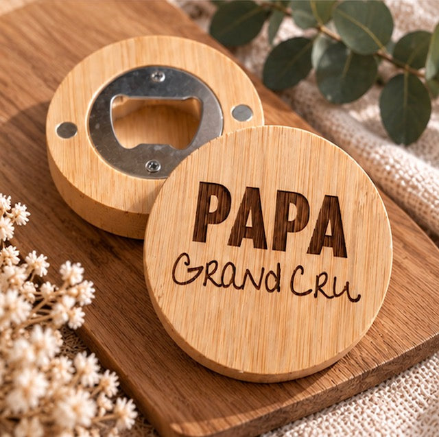 Décapsuleur rond en bambou aimanté gravé Papa Grand Cru avec tête inox