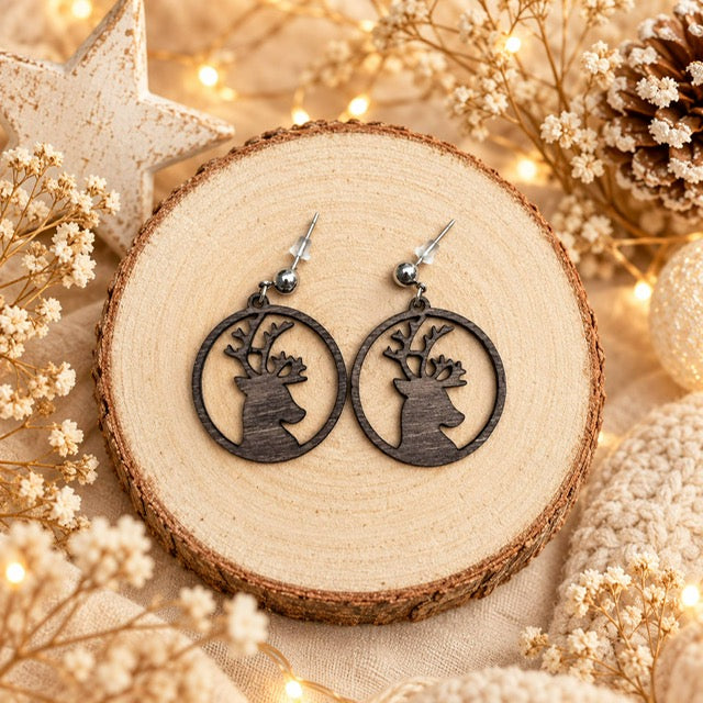 Boucles d'oreilles en bois teint, collection Noël, modèle au choix