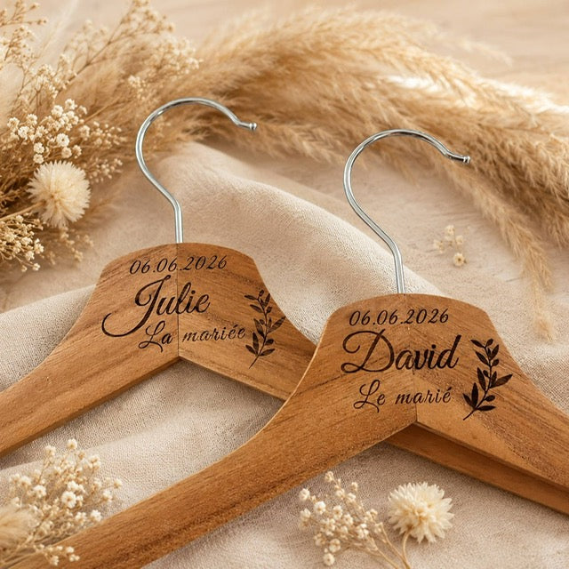 Lot de 2 cintres mariage en bois personnalisés