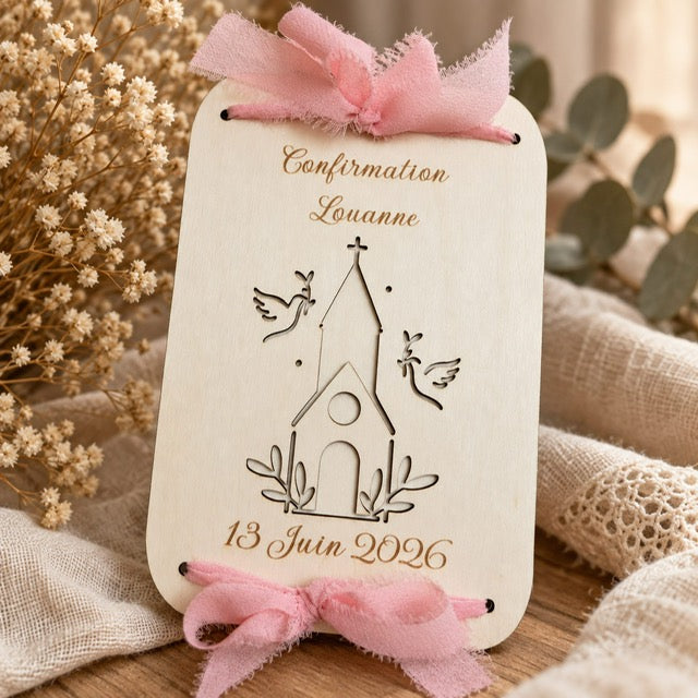 Carte de vœux en bois personnalisée cérémonie religieuse motif église