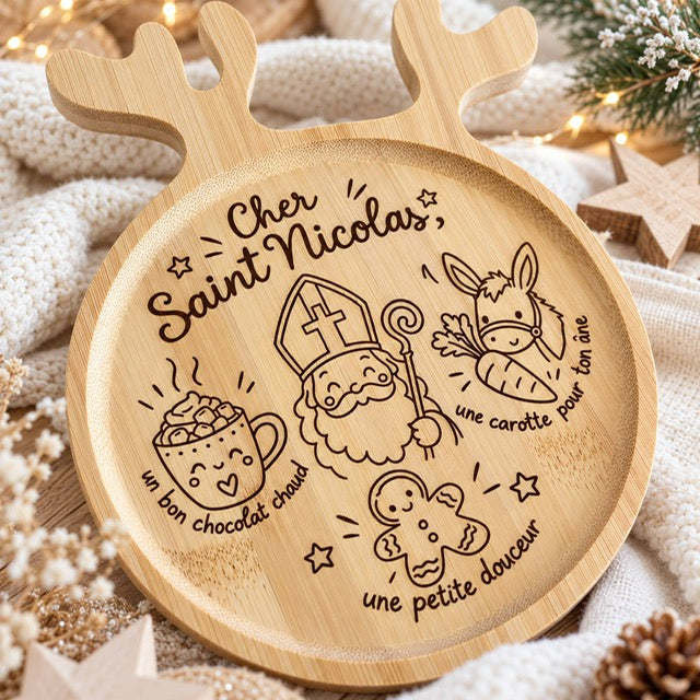 Assiette Saint Nicolas en bois gravée tradition famille